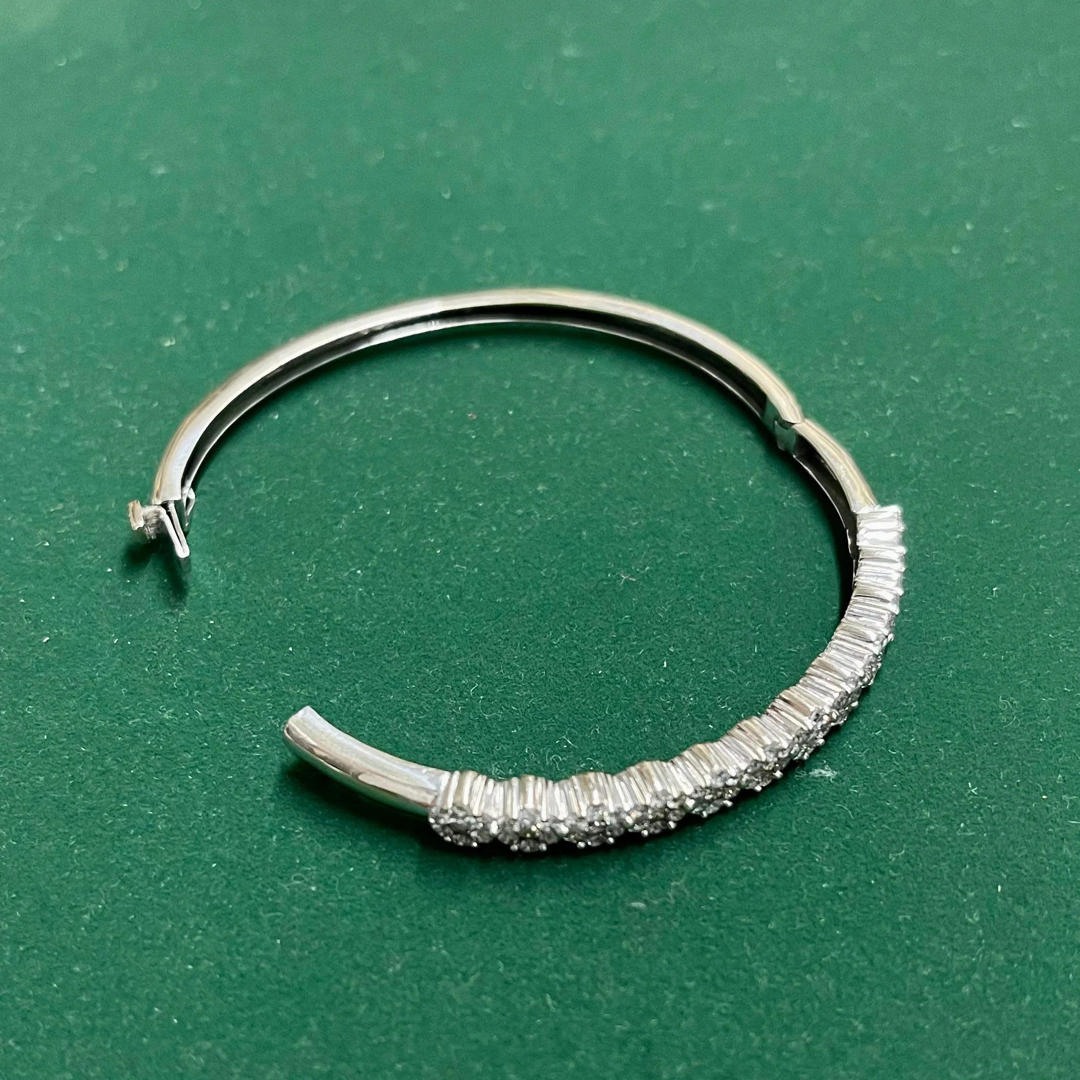 1.68 CT DIAMONDS LADIES BRACELET 18K WHITE GOLD SETTING - $10K APR w/ CoA!!