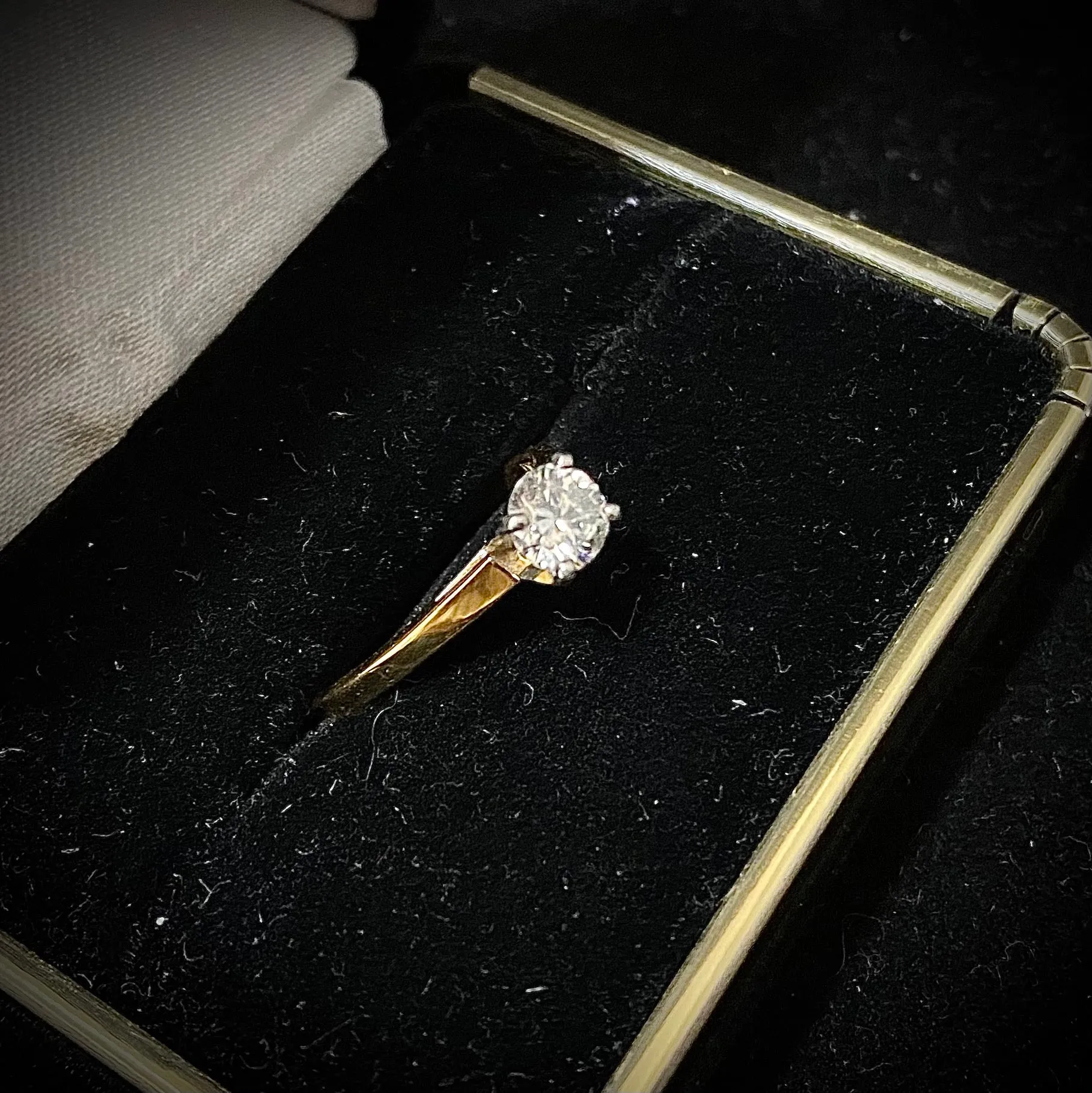 18K Yellow Gold/Platinum & Diamond Solitaire Engagement Ring - $10K Appraisal Value W/ CoA! }