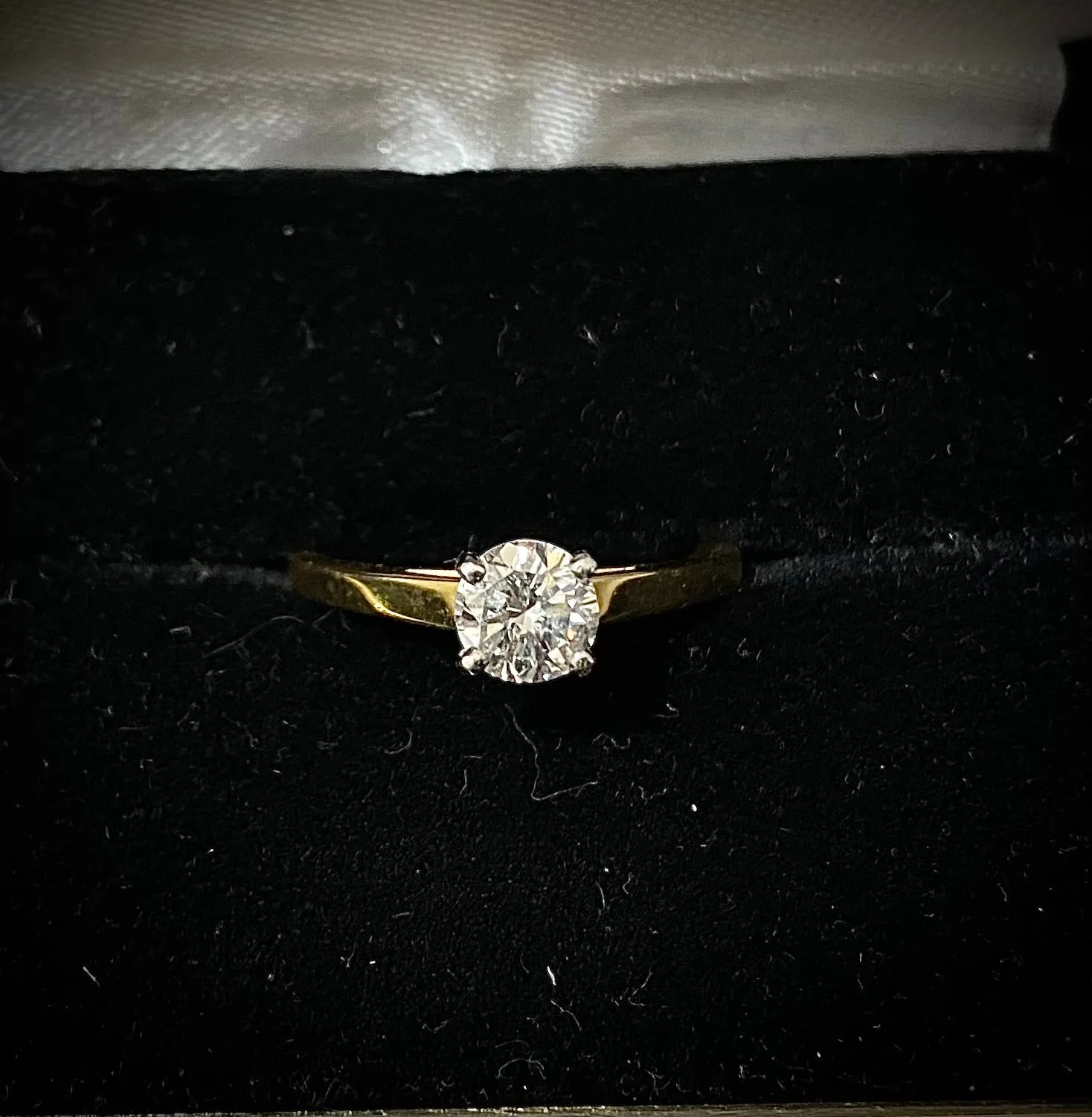 18K Yellow Gold/Platinum & Diamond Solitaire Engagement Ring - $10K Appraisal Value W/ CoA! }