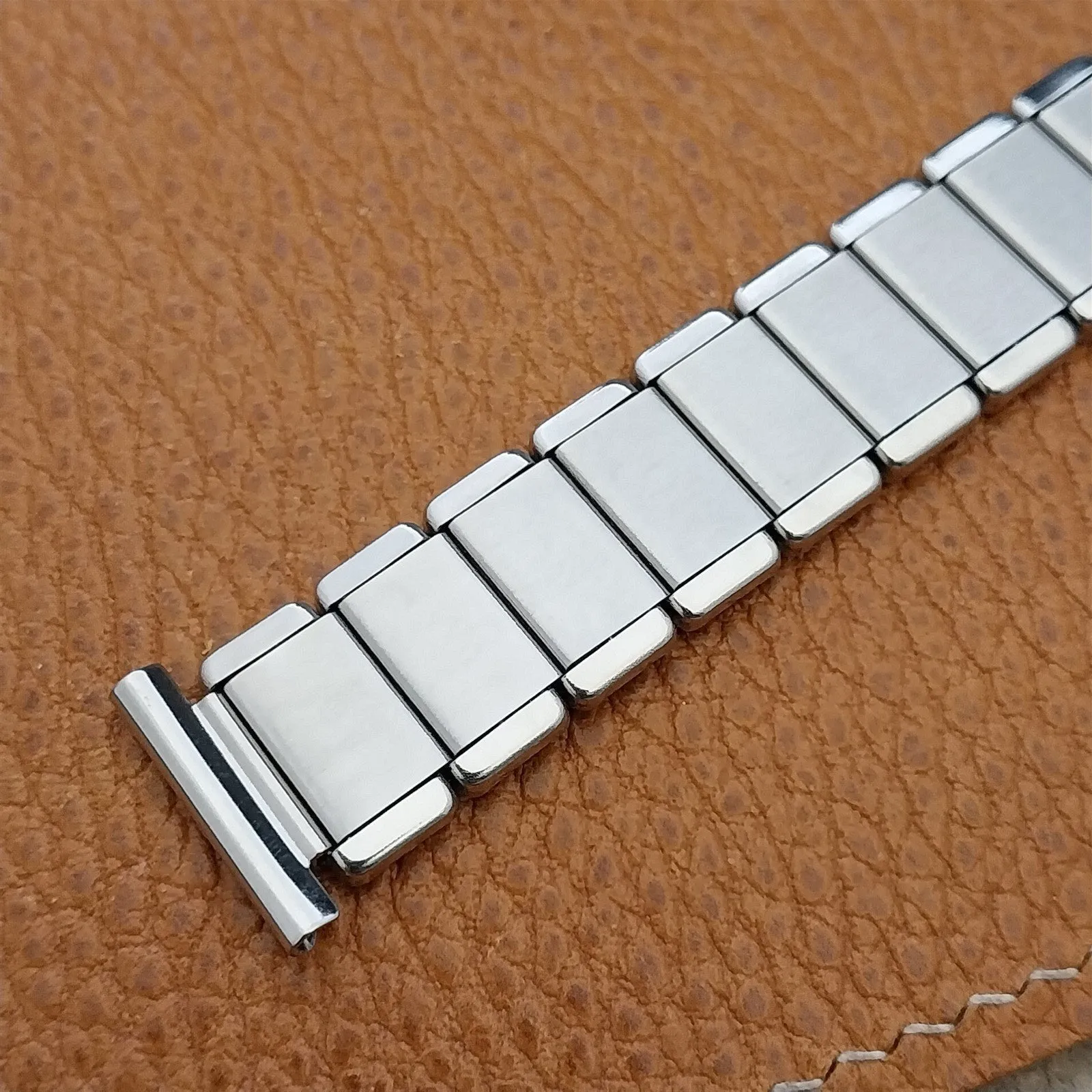 18mm 17mm German Wire Lug Stainless Steel Stretch Unused 1960s Watch Band