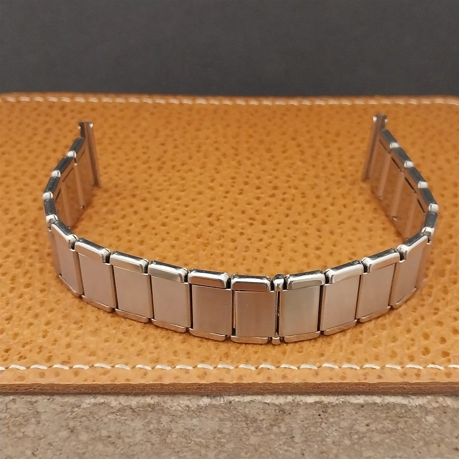 18mm 17mm German Wire Lug Stainless Steel Stretch Unused 1960s Watch Band