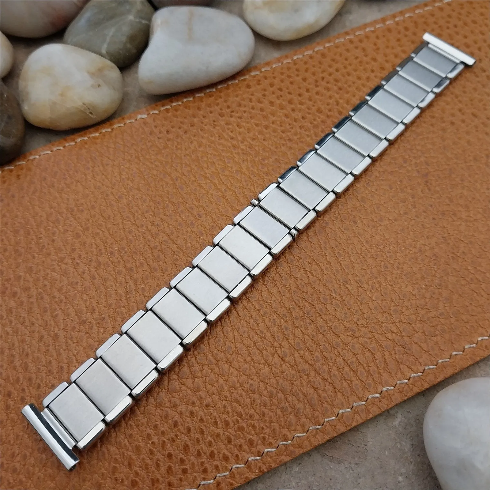 18mm 17mm German Wire Lug Stainless Steel Stretch Unused 1960s Watch Band