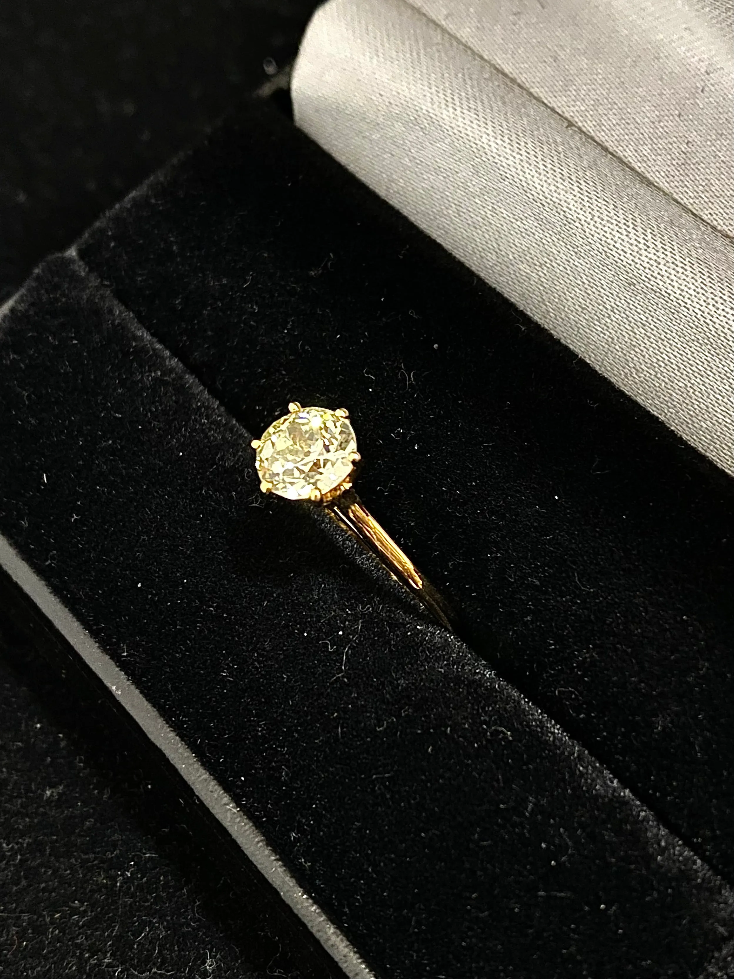 1930's Antique Design Solid Yellow Gold Diamond Solitaire Engagement Ring - $20K Appraisal Value w/CoA}