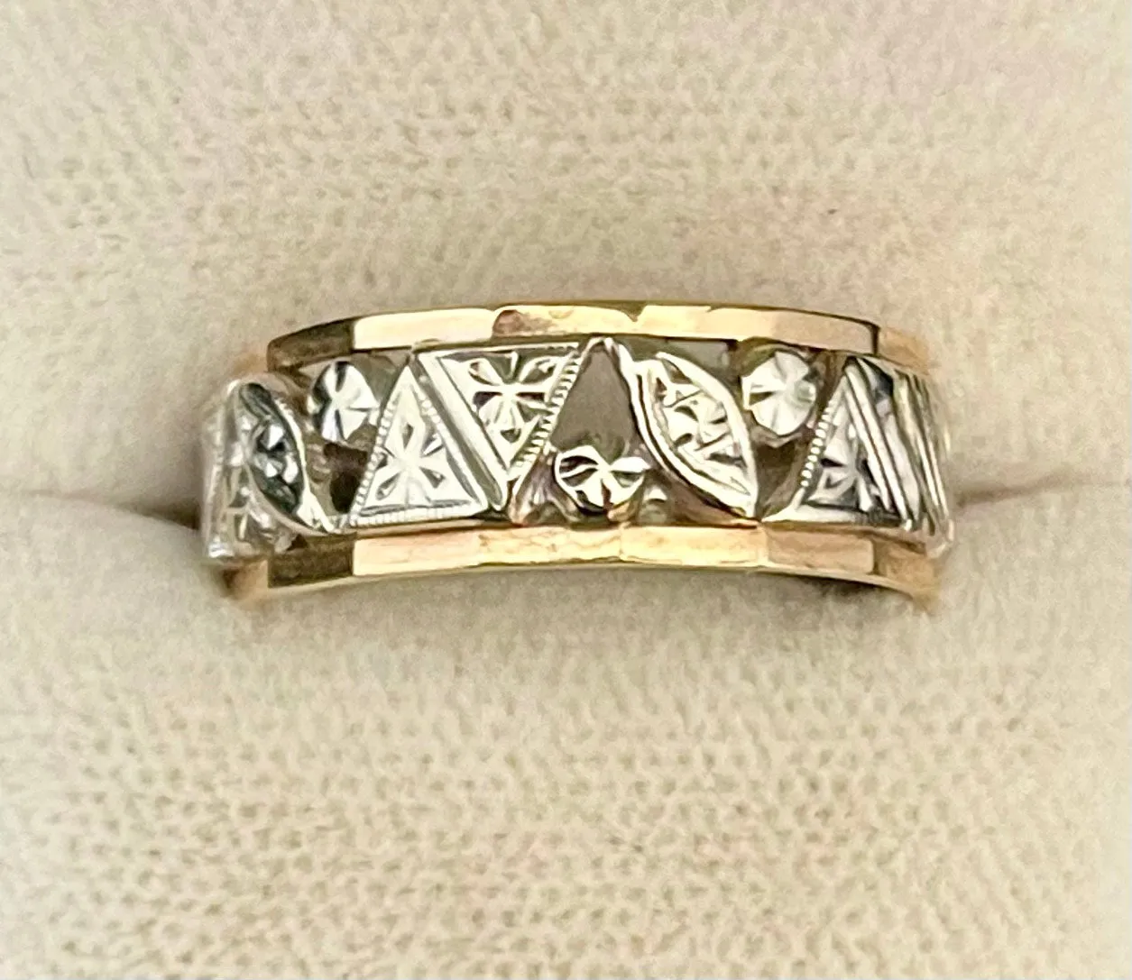 1930s Unique Intricate Filigree Design SYWG Band Ring - $5K Appraisal Value w/CoA!
