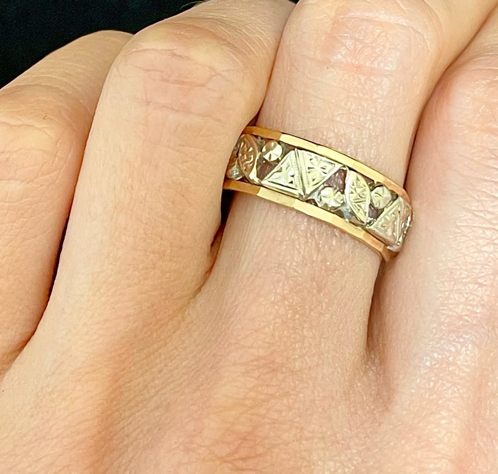 1930s Unique Intricate Filigree Design SYWG Band Ring - $5K Appraisal Value w/CoA!