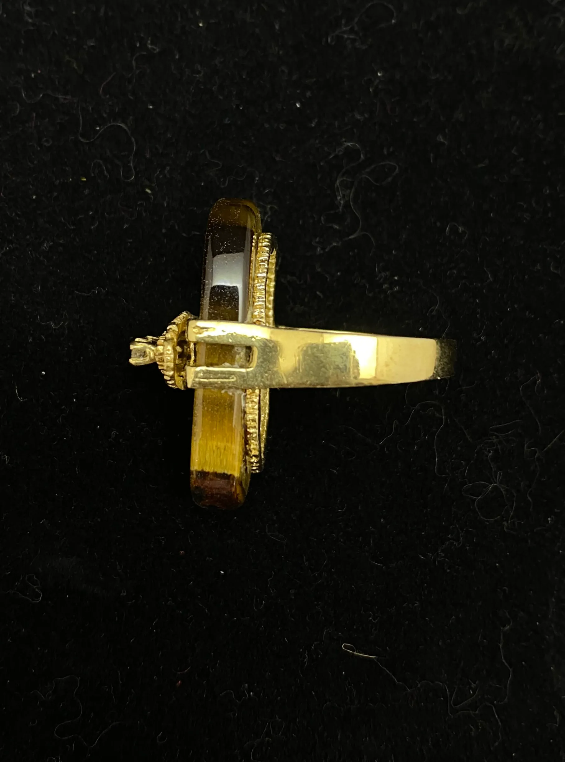 1960's Unique 20cts Tiger Eye Solid Yellow Gold Diamond Ring - $6K Appraisal Value w/ CoA!