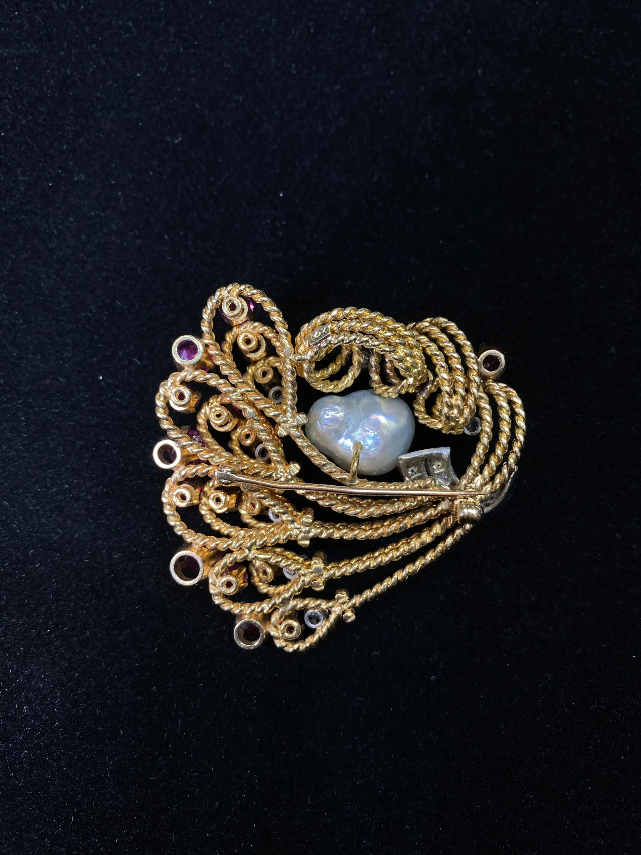 Beautiful Designer SYG Brooch Pin w/ Baroque Pearl, 18 Rubies, 20 Diamonds! - $20K Appraisal Value w/CoA}