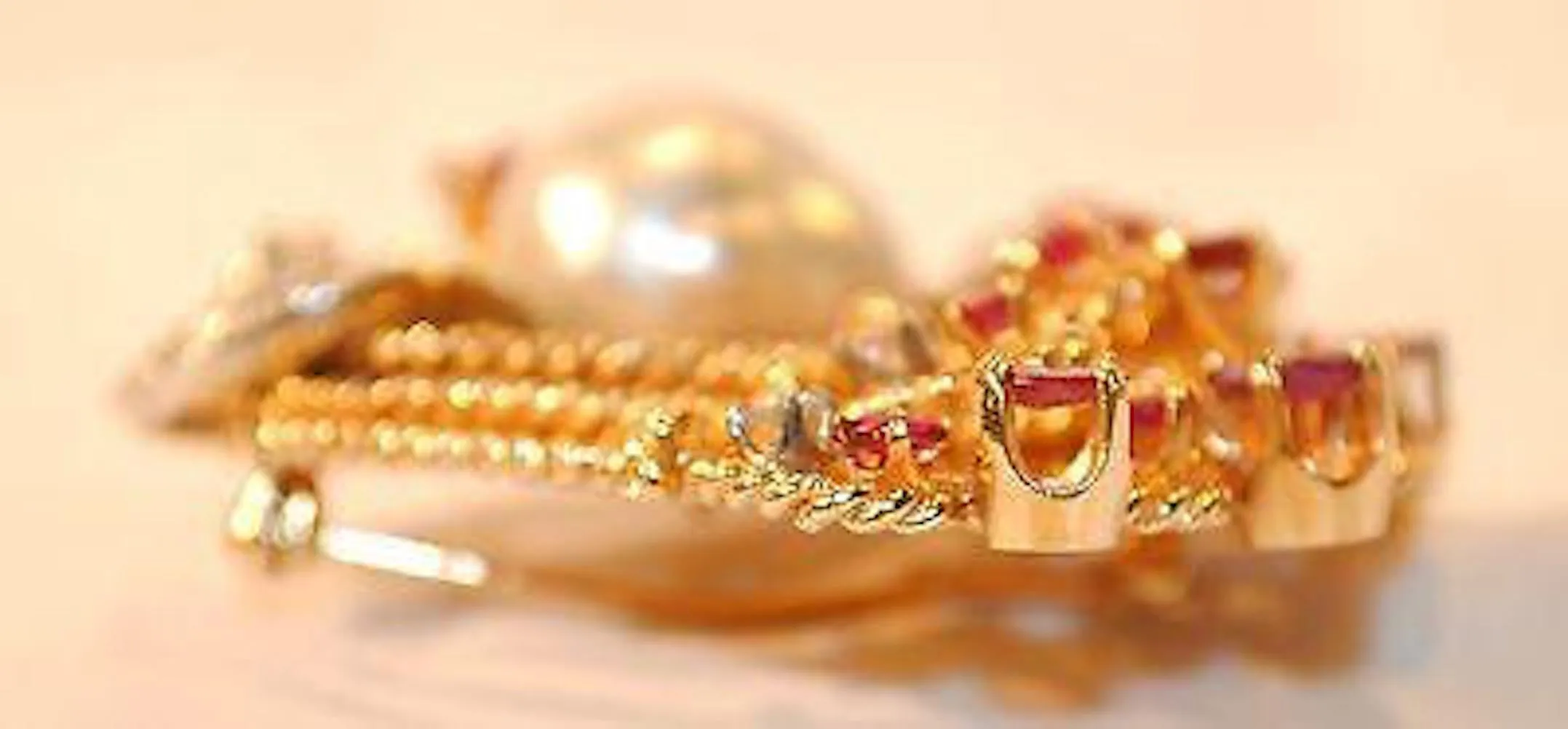 Beautiful Designer SYG Brooch Pin w/ Baroque Pearl, 18 Rubies, 20 Diamonds! - $20K Appraisal Value w/CoA}