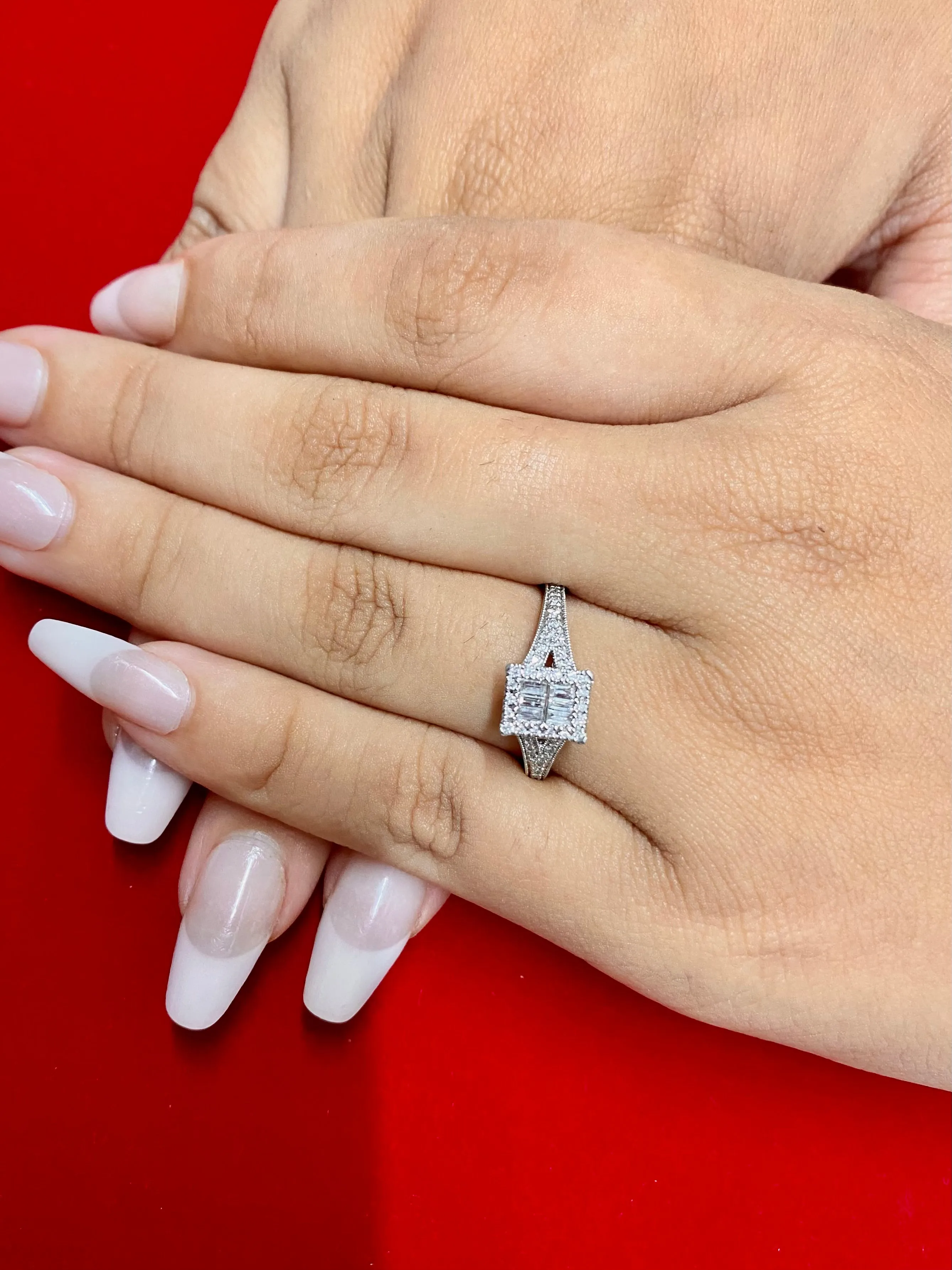 Beautiful Lady's Diamond White Bright Gold Stunning Designer Ring $7 APR w/ CoA!