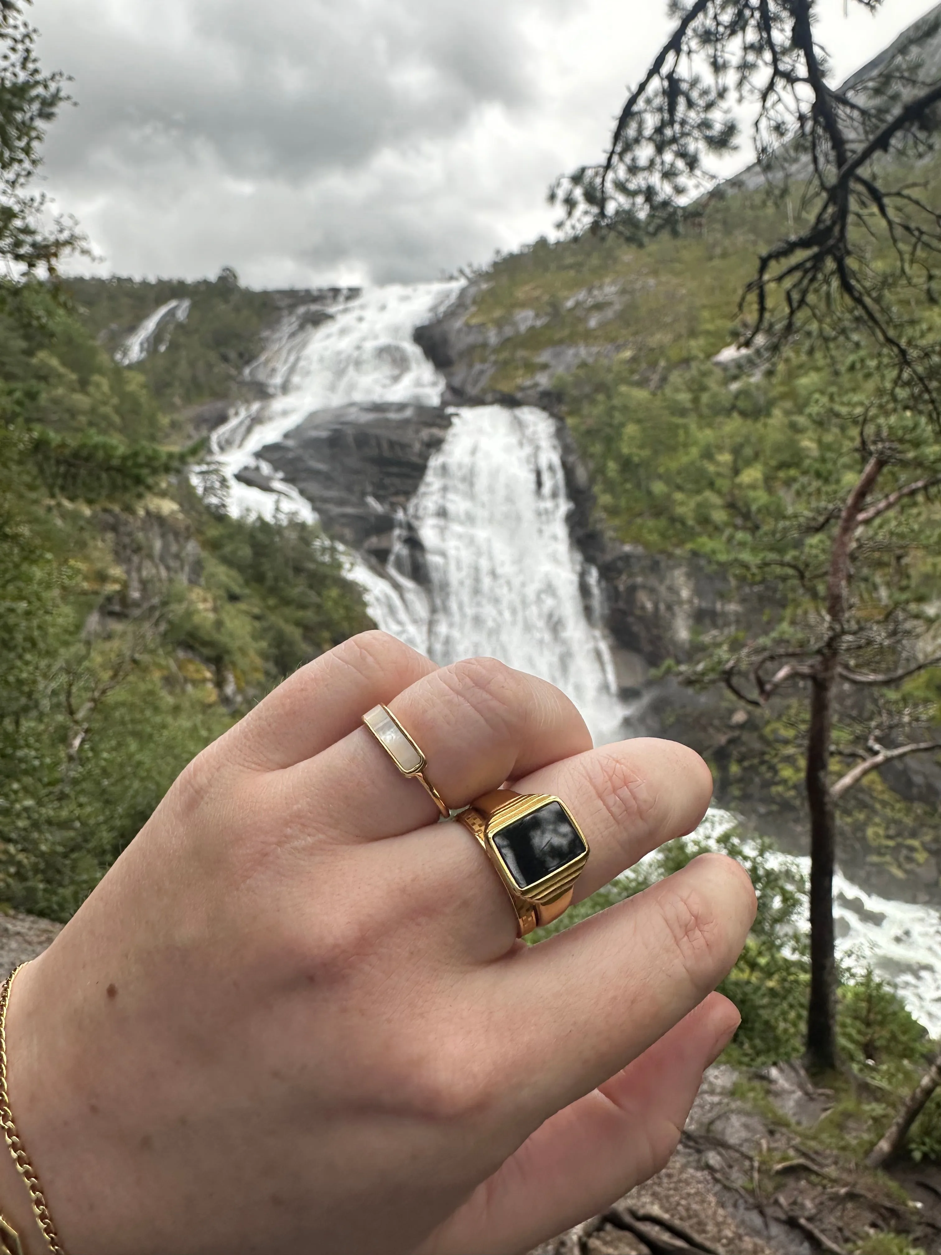 Black Vintage Power Ring