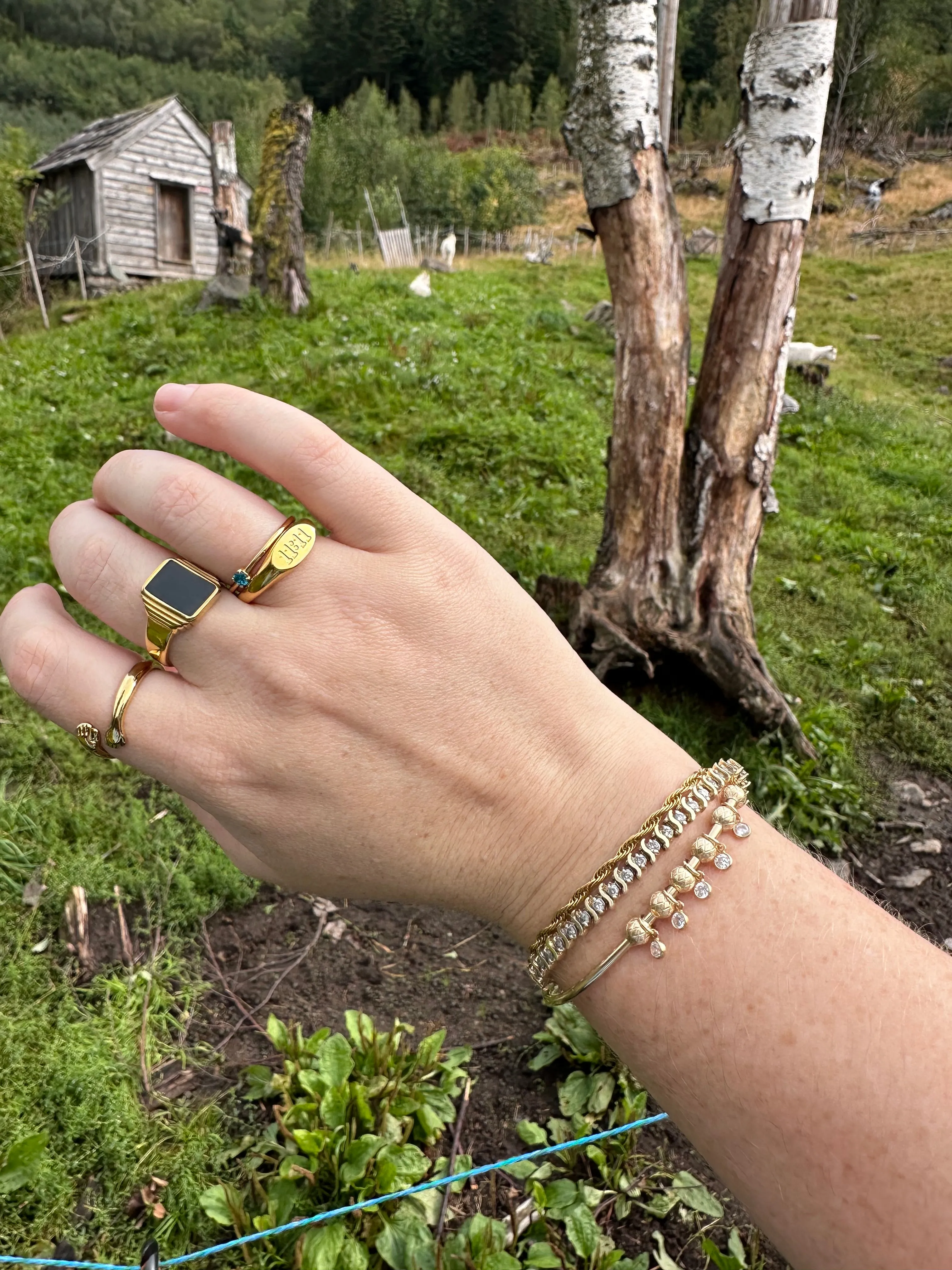 Black Vintage Power Ring
