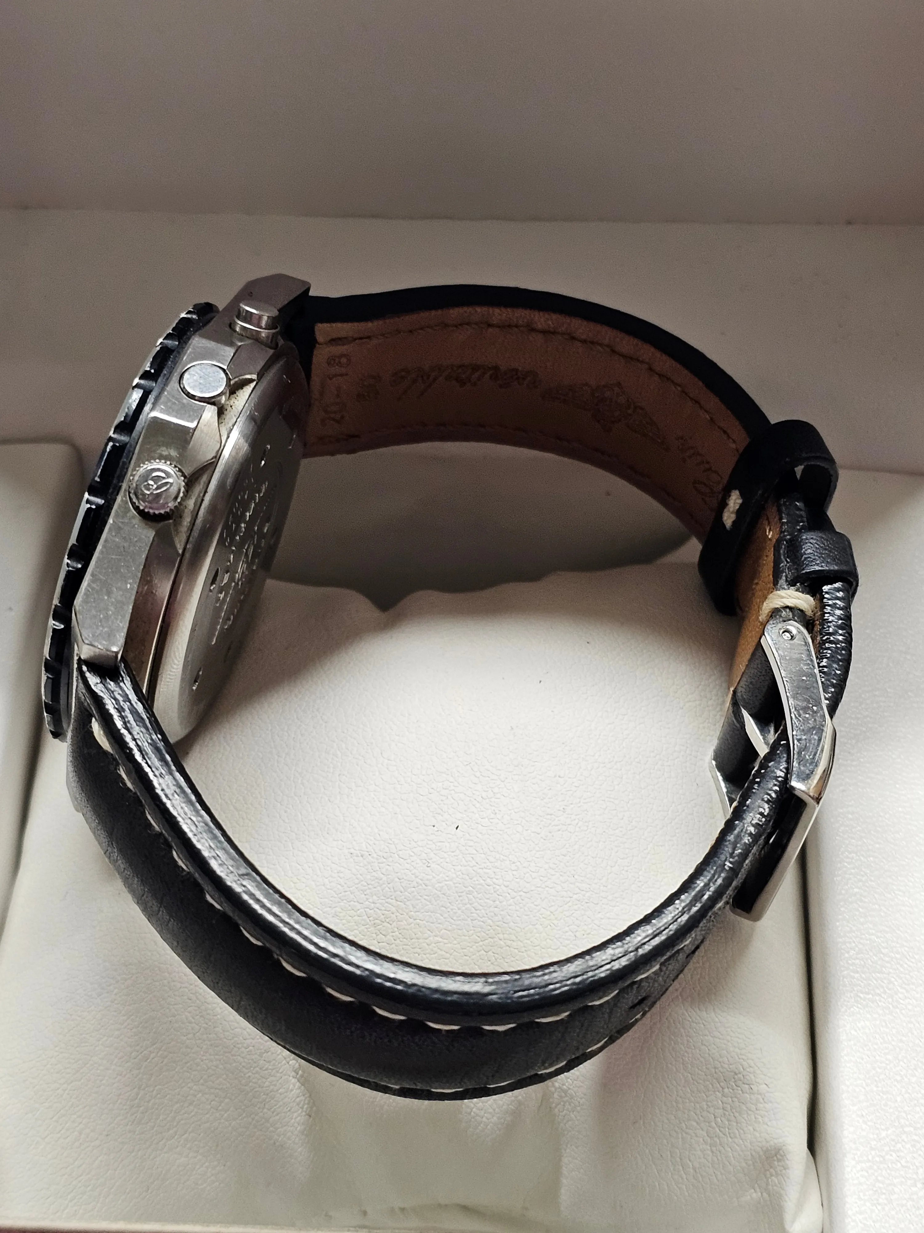BREITLING Navitimer, Diving Bezel Beautiful Steel Men's Watch - $10K APR w/ COA!