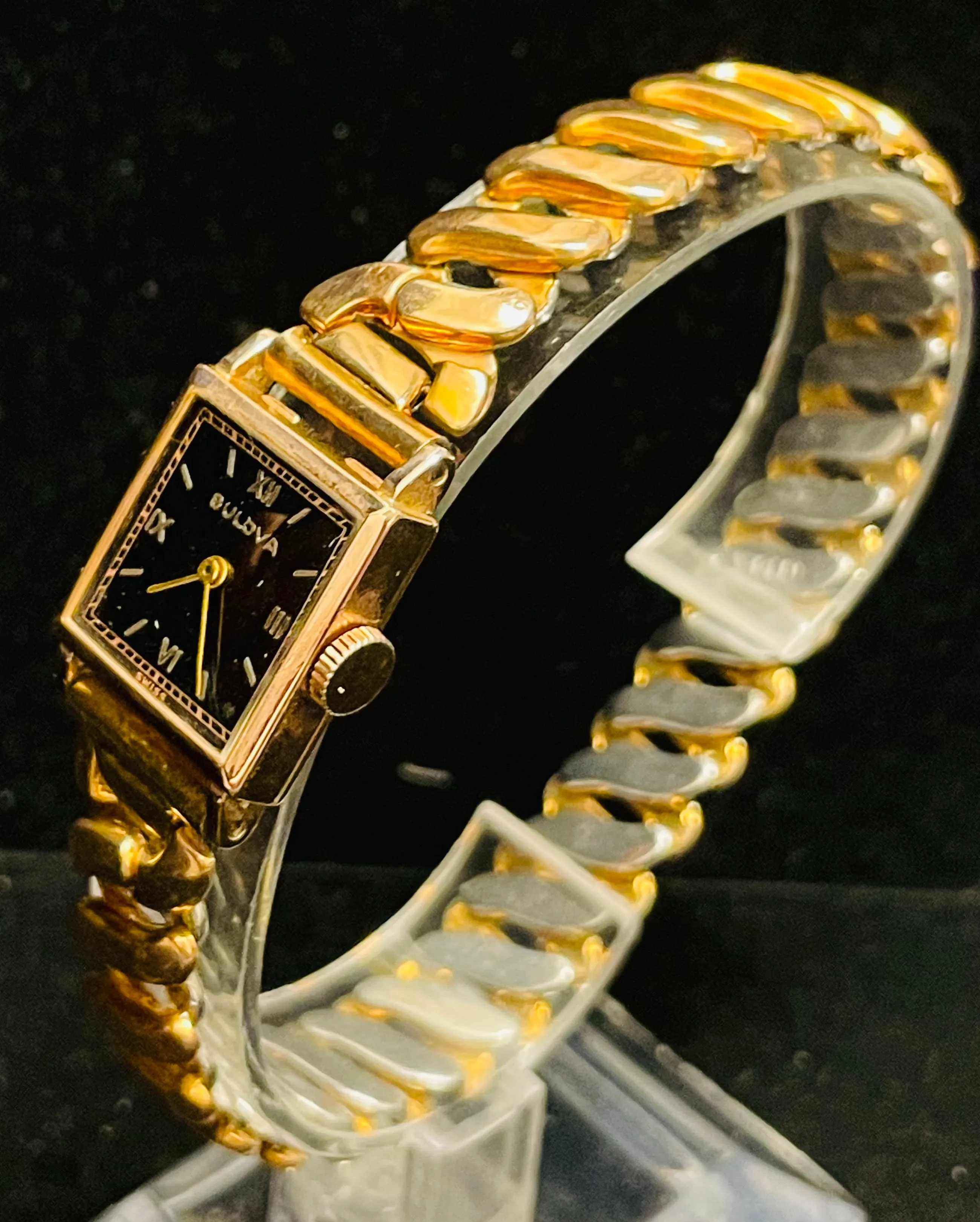BULOVA 1950'S VINTAGE BEAUTIFUL LADIES SOLID YELLOW GOLD WATCH - $6K APR w/ COA!
