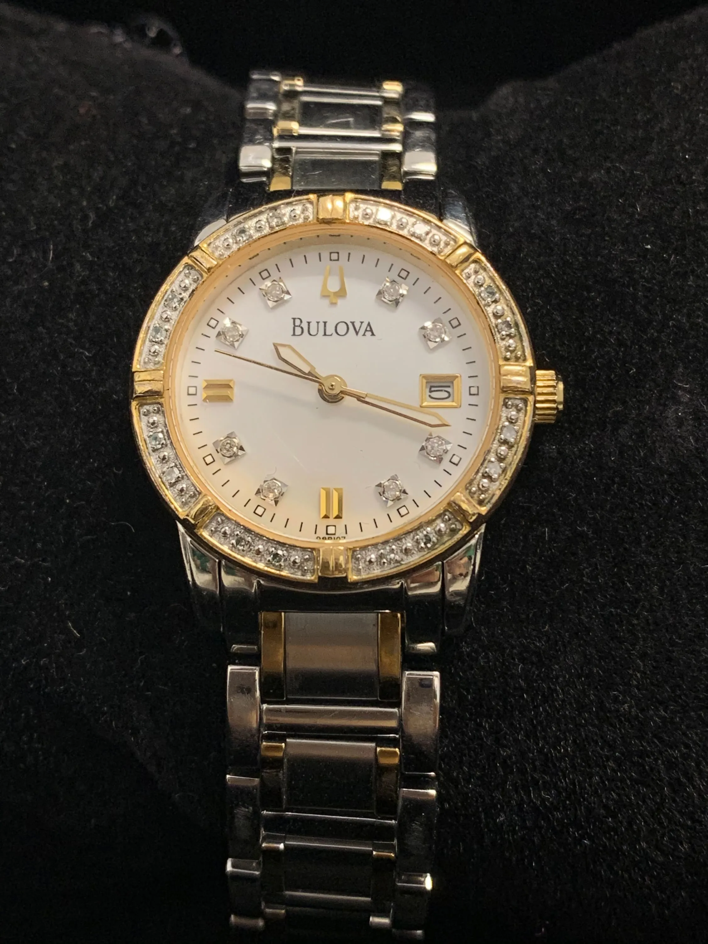 BULOVA Beautiful Ladies Stainless Steel Wristwatch w/ 24 Diamonds! - $2K APR Value w/ CoA! ✓