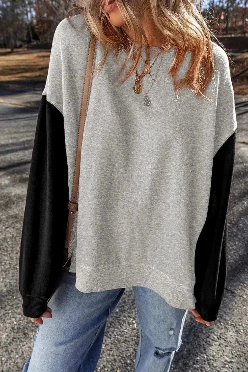 Color-blocked long sleeve sweatshirt