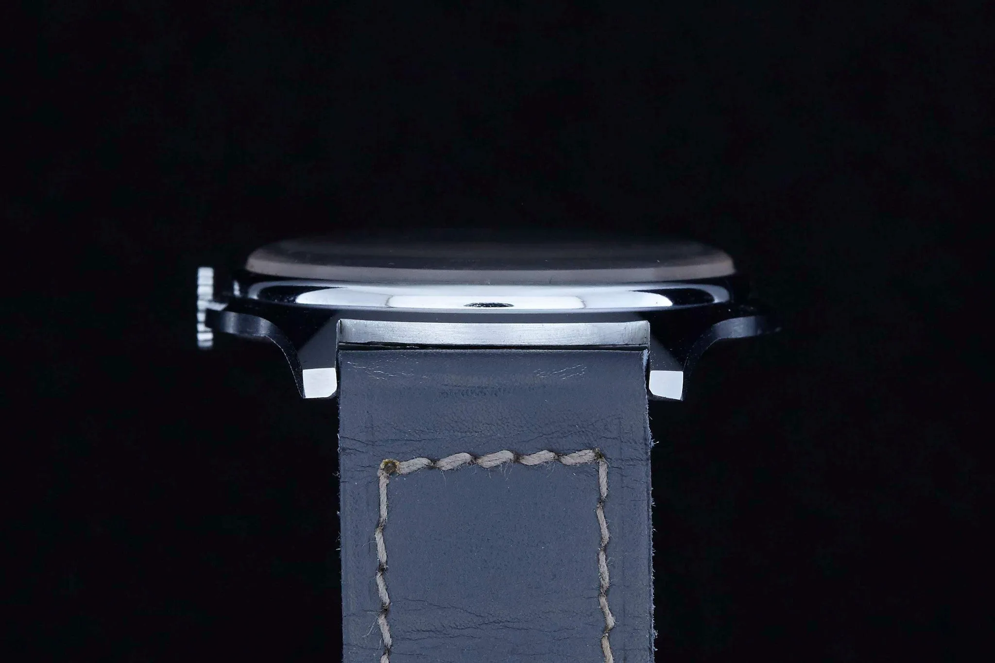 DOXA Antimagnetique