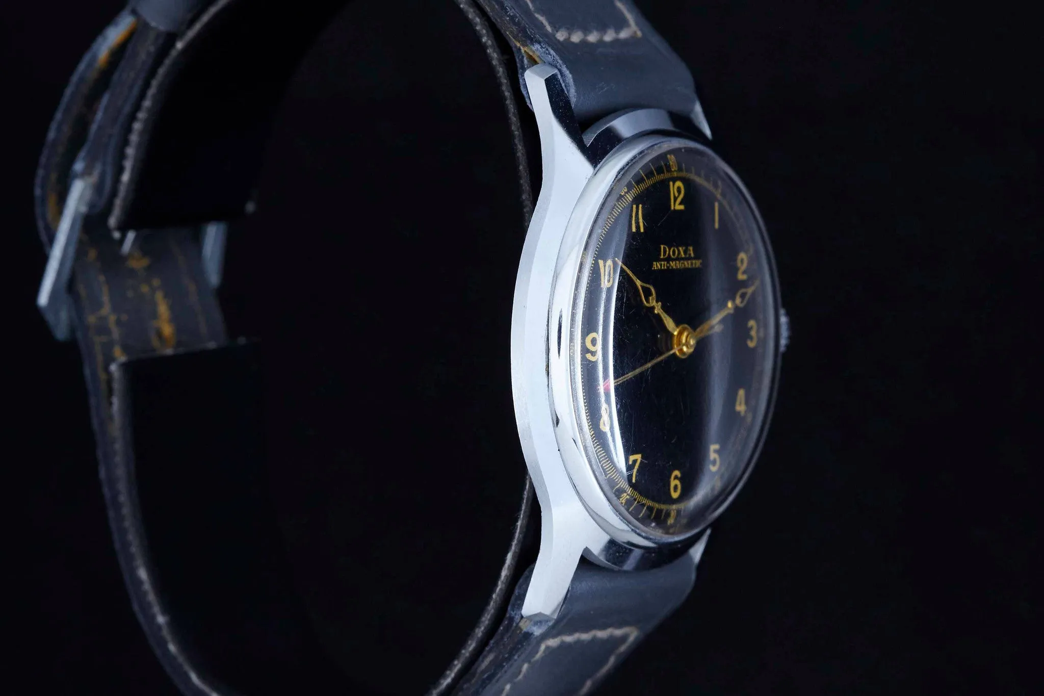 DOXA Antimagnetique