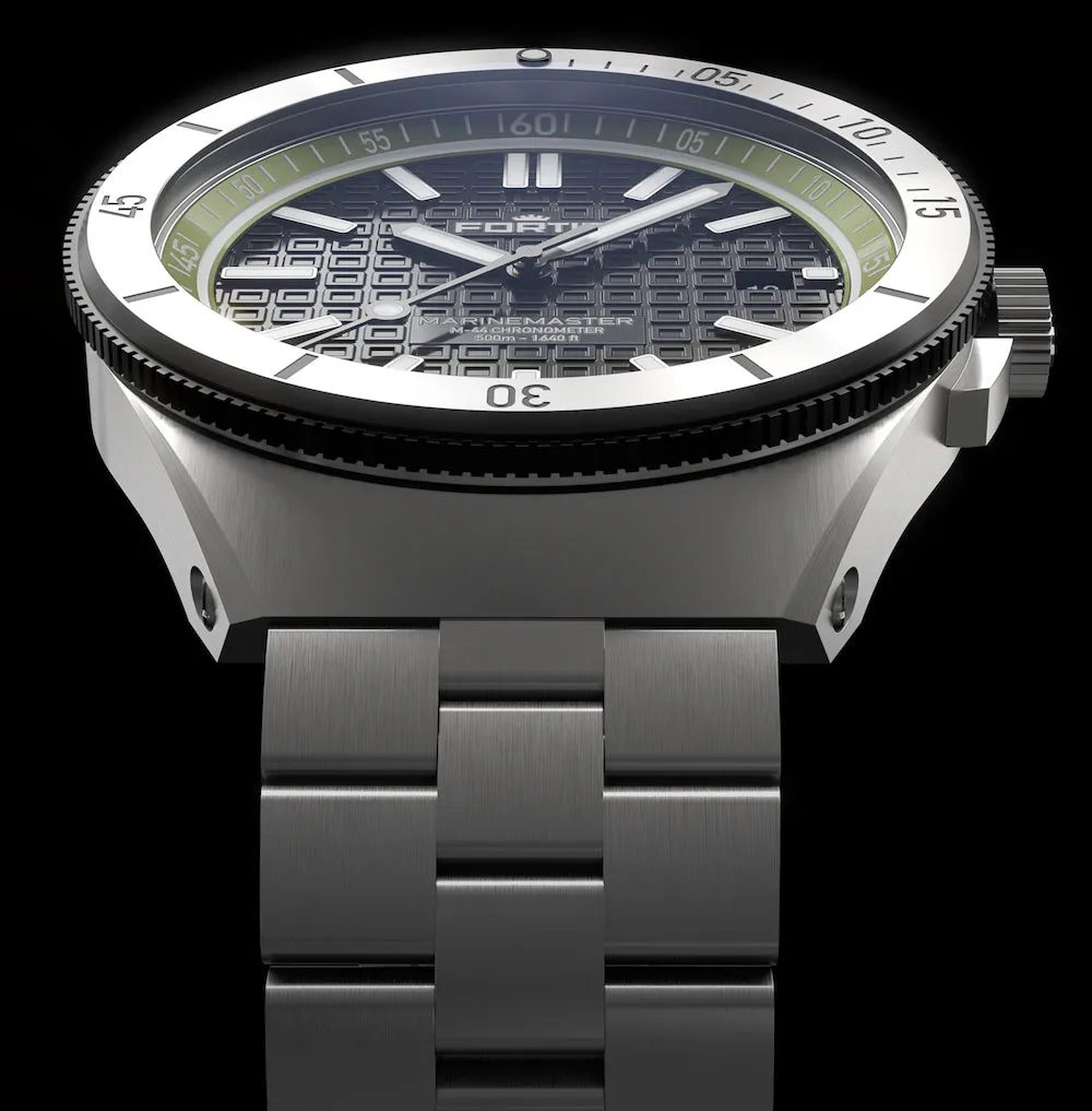 Fortis Marinemaster M 44 Woodpecker Green Bracelet