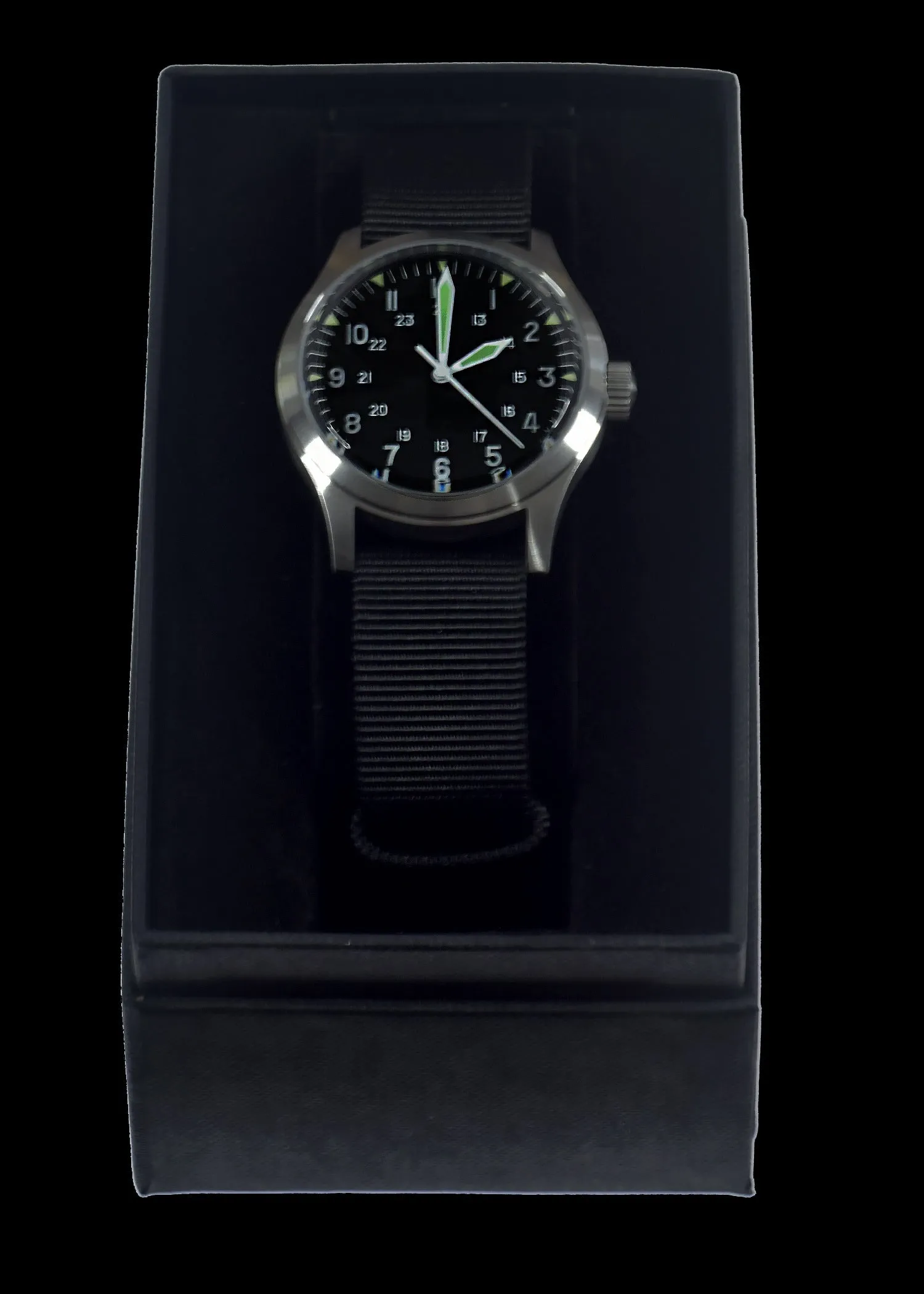 MWC GG-W-113 Classic 1960s/70s U.S Pattern Vietnam War Issue Watch with a 24 Jewel Automatic Movement and 100m Water Resistance
