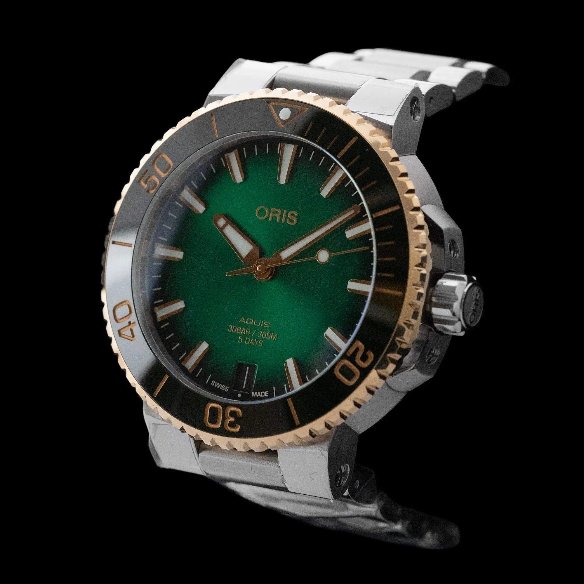 Oris - Aquis Date Cal. 400 Green/Gold 41.5mm