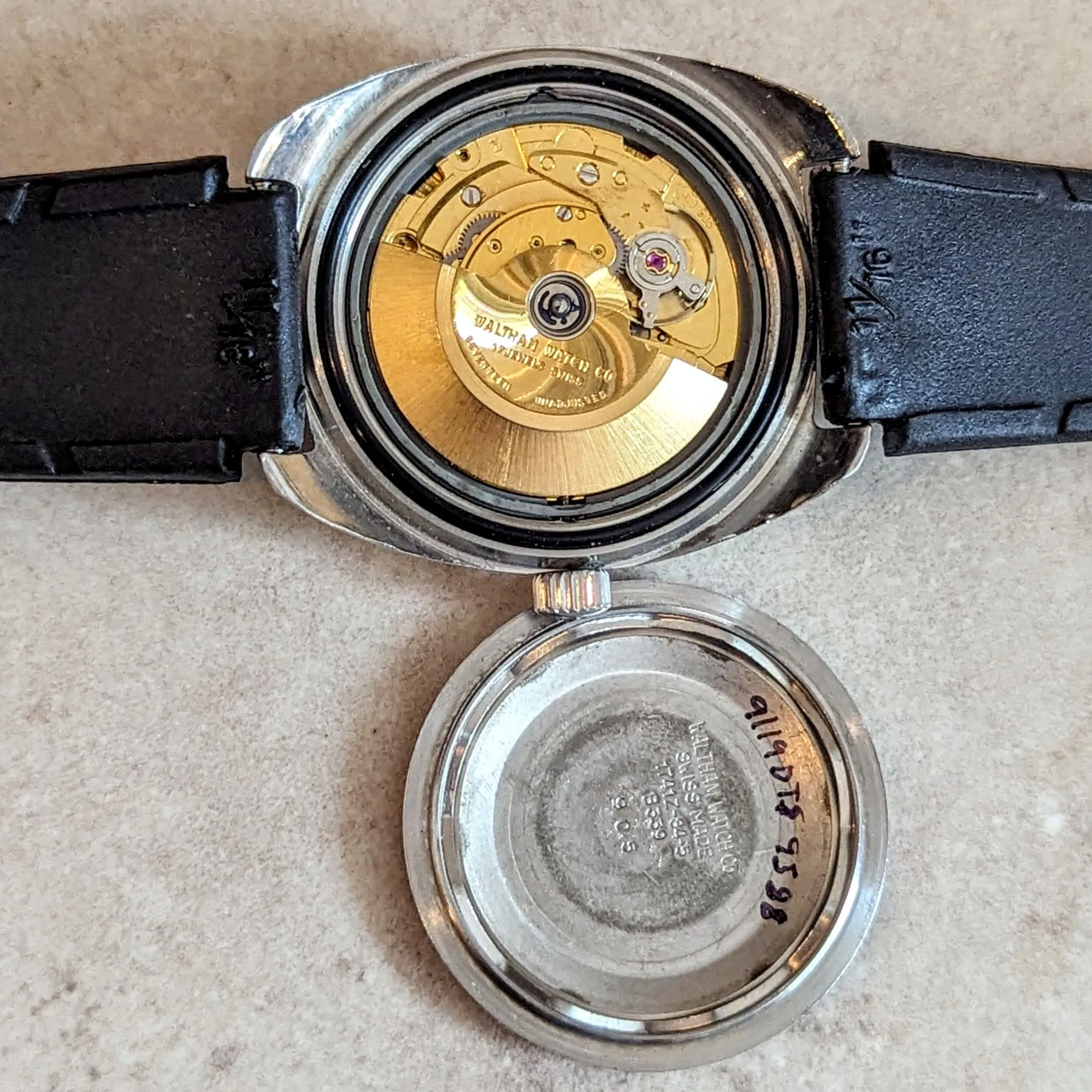 WALTHAM Self-Winding Skindiver Wristwatch Vintage Watch 17 Jewels Date Indicator