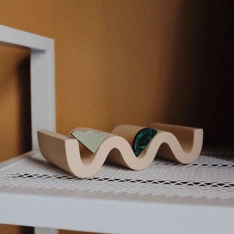 Wavy Concrete Soap Holder