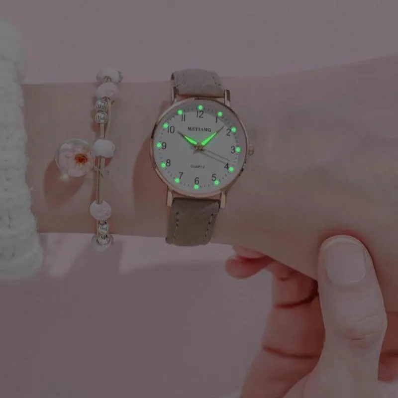 Women's Simple Leather Quartz Wristwatch